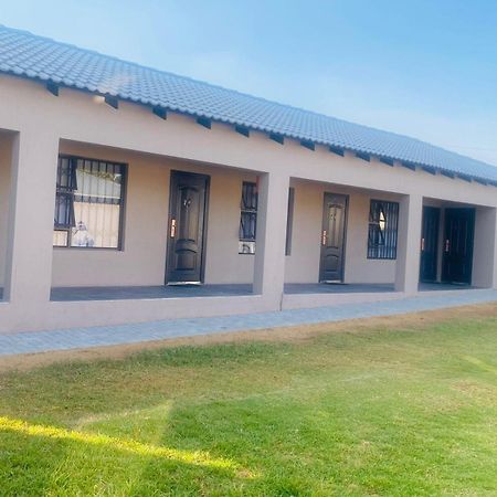 Hillas Ridge Guesthouse Vanderbijlpark Exterior photo