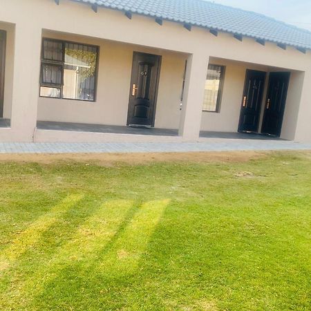 Hillas Ridge Guesthouse Vanderbijlpark Exterior photo